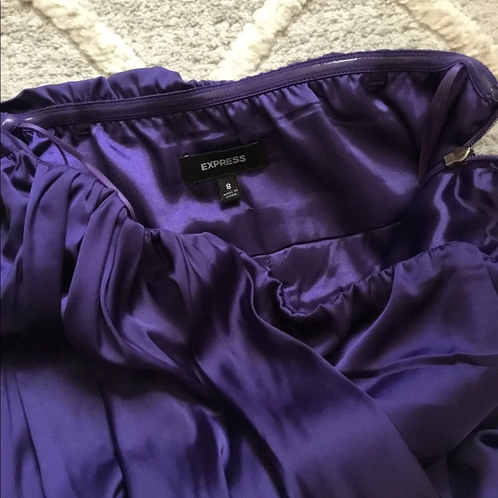 Dress - Picture 3 of 3